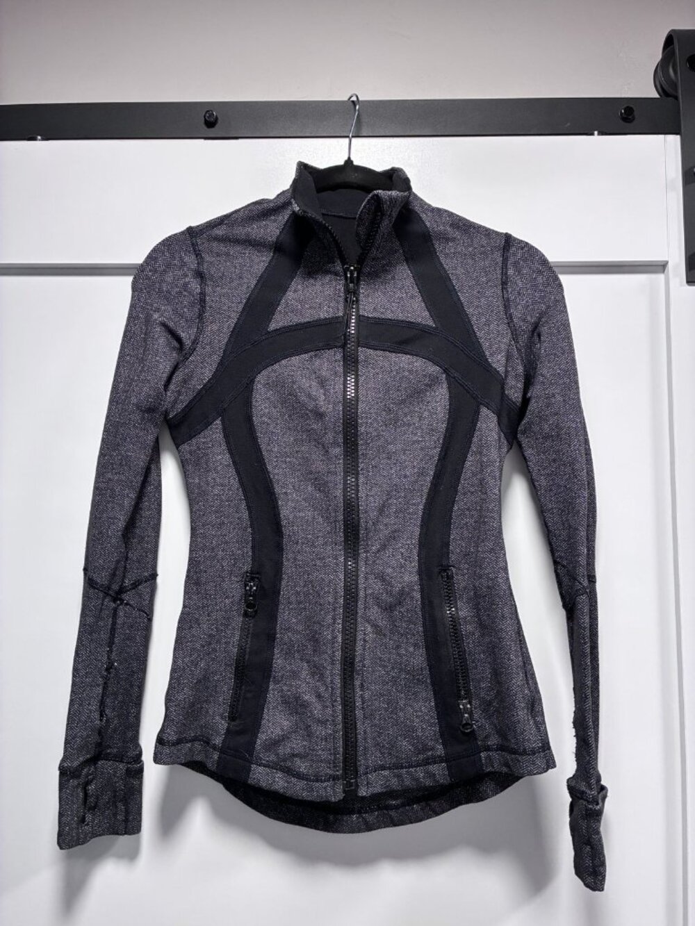 Lululemon Define Jacket Herringbone Black Gray Size 4 Thumbholes Full Zip